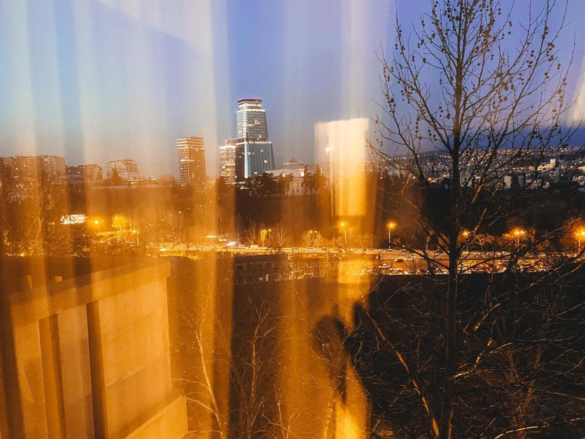 Sunset Tbilisi Luxury Aparthotel Esterno foto